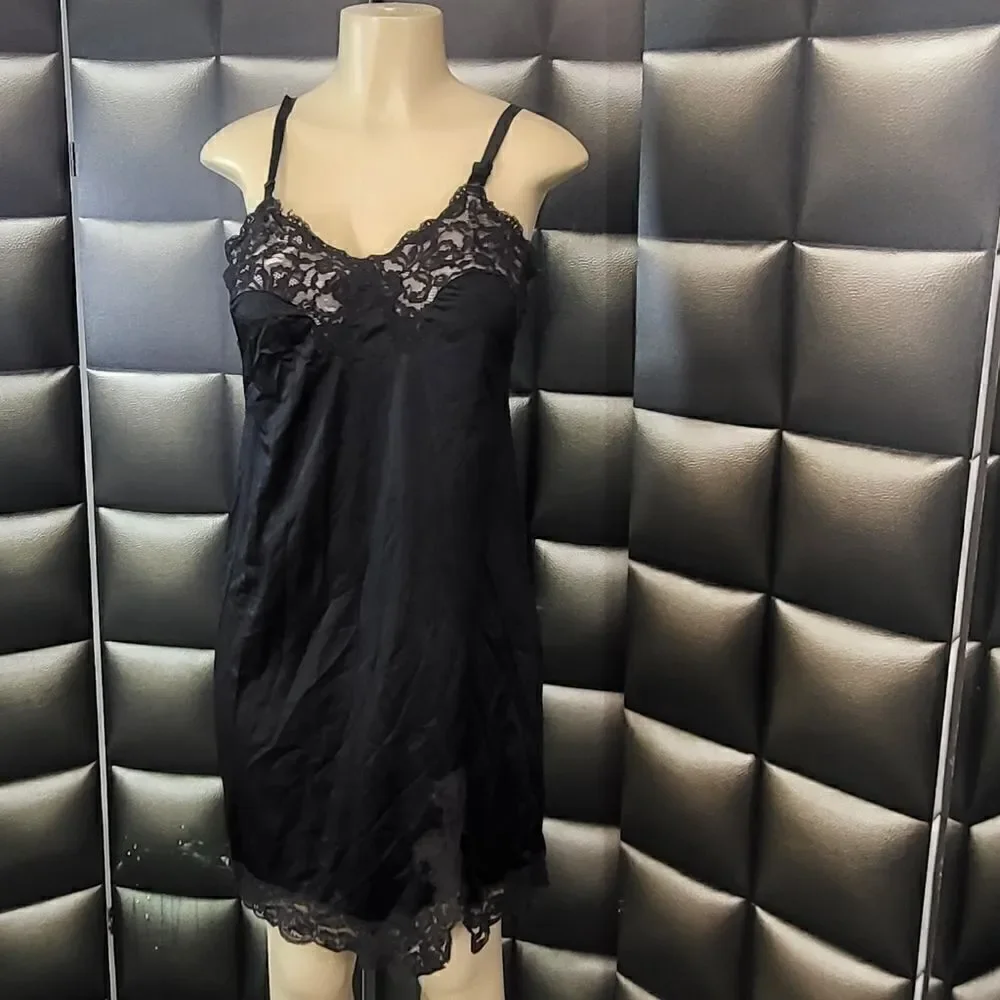 Black nylon slip
